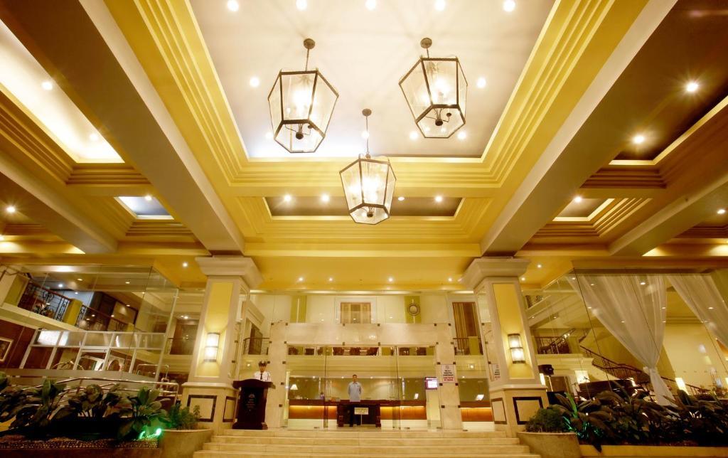 The Royal Mandaya Hotel Davao Zewnętrze zdjęcie