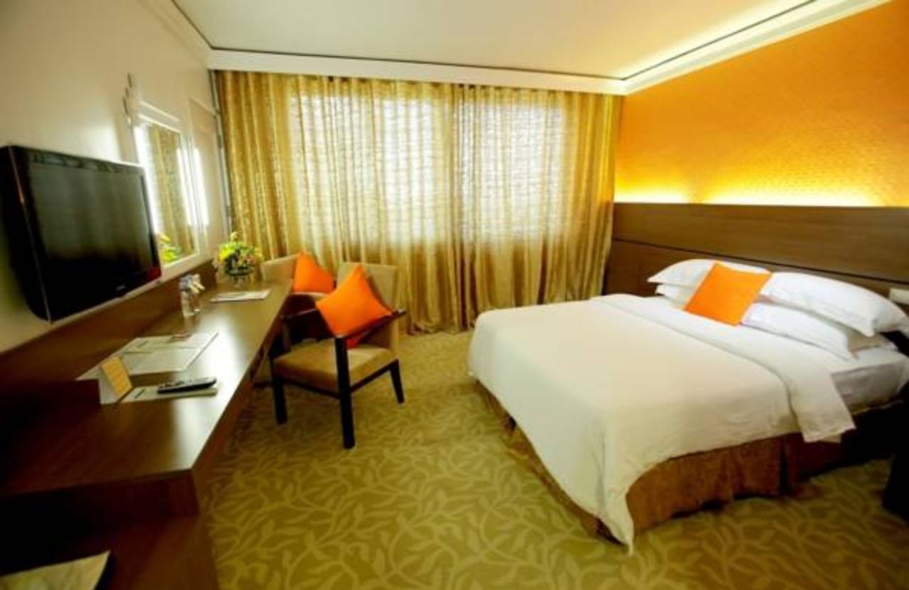The Royal Mandaya Hotel Davao Zewnętrze zdjęcie