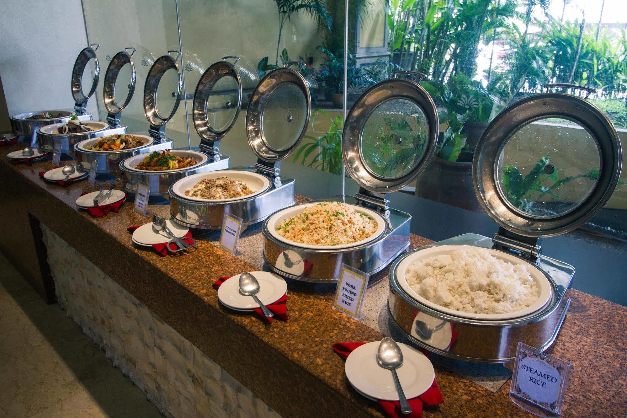 The Royal Mandaya Hotel Davao Zewnętrze zdjęcie