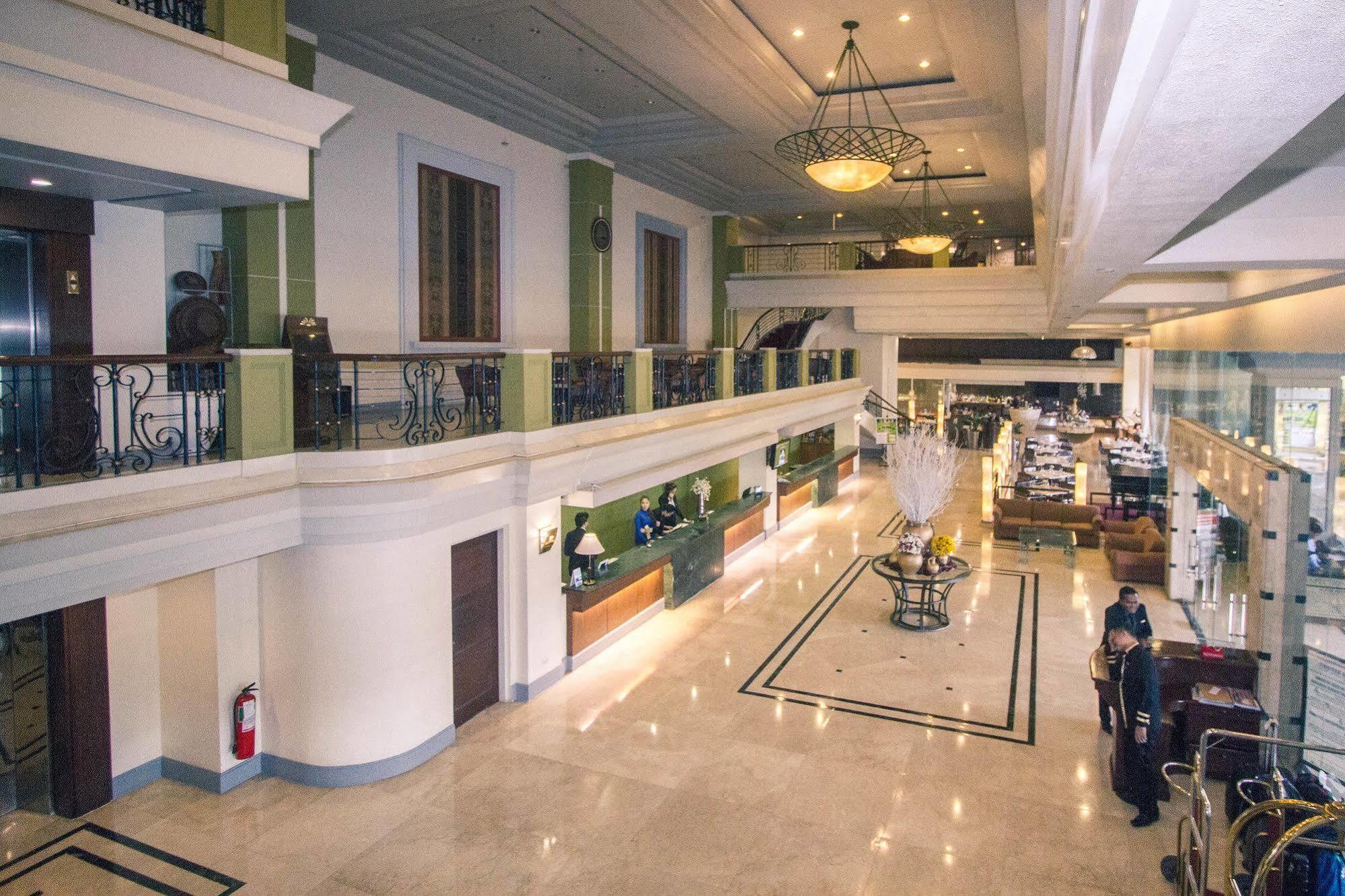 The Royal Mandaya Hotel Davao Zewnętrze zdjęcie