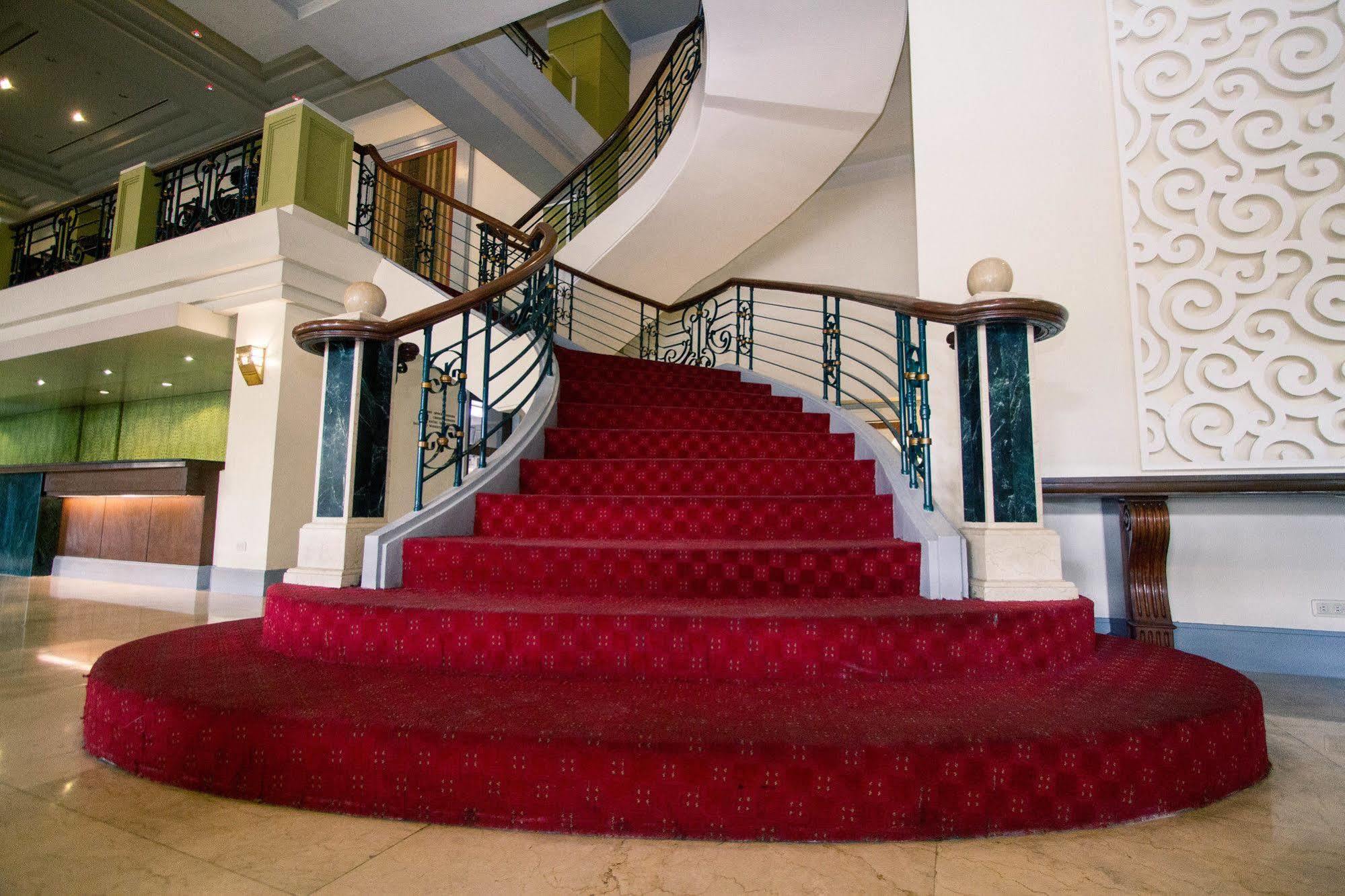 The Royal Mandaya Hotel Davao Zewnętrze zdjęcie