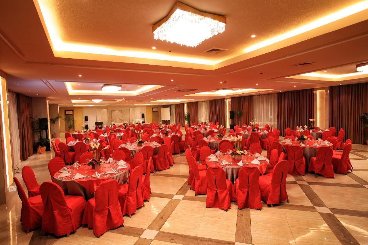 The Royal Mandaya Hotel Davao Zewnętrze zdjęcie