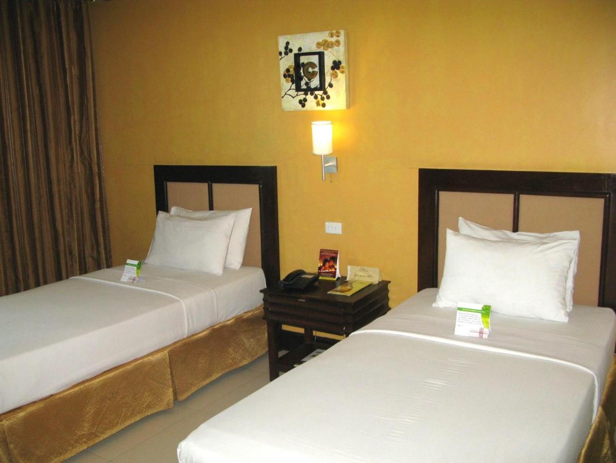 The Royal Mandaya Hotel Davao Zewnętrze zdjęcie