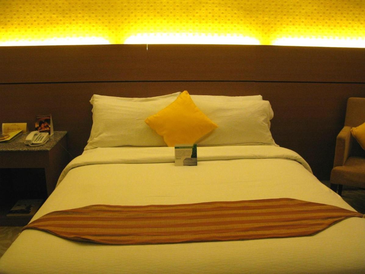 The Royal Mandaya Hotel Davao Zewnętrze zdjęcie