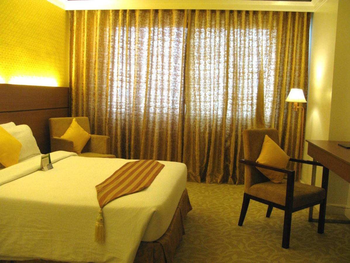 The Royal Mandaya Hotel Davao Zewnętrze zdjęcie